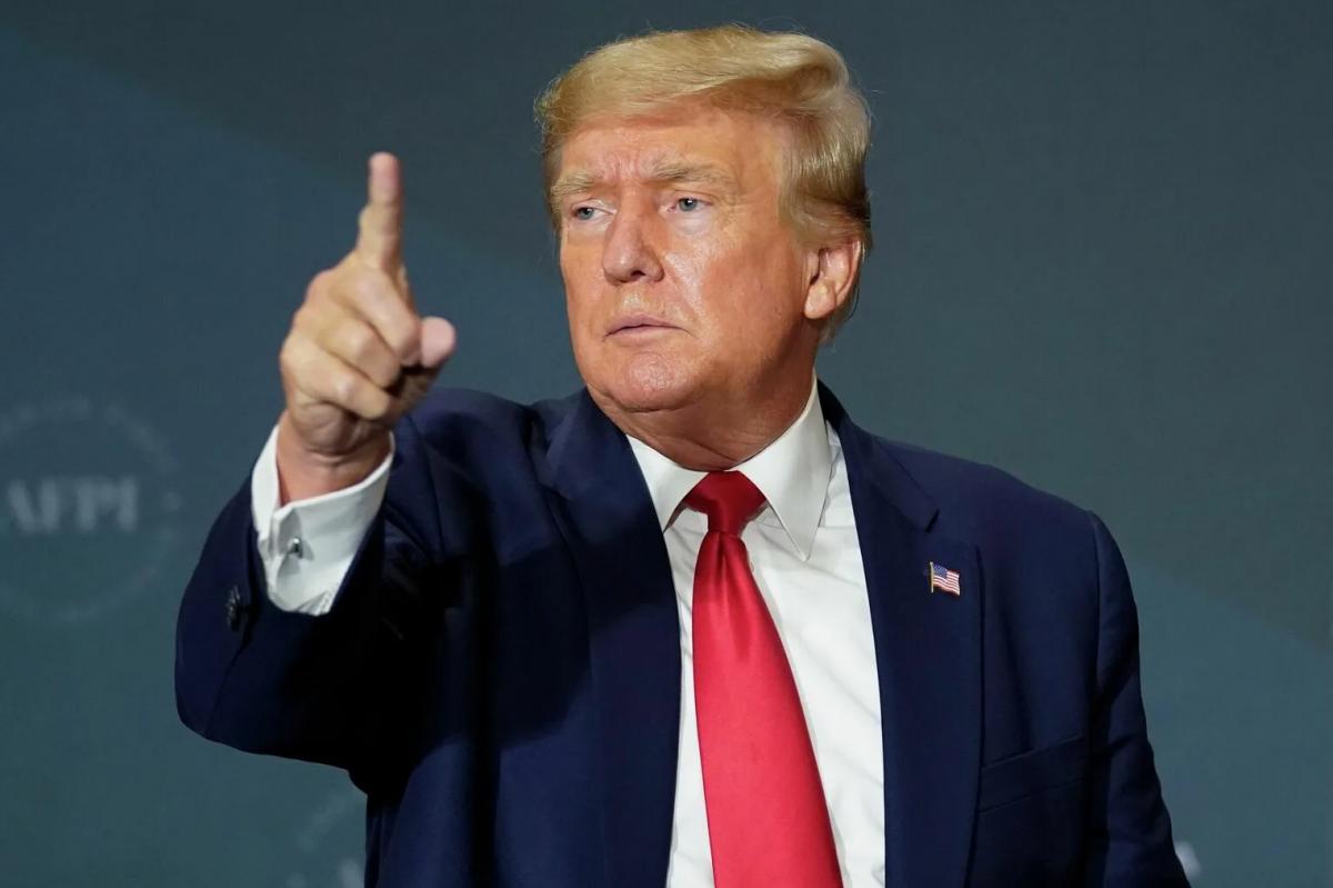 Трамп считает, что весь мир смеется над правовой системой США Трамп считает, что весь мир смеется над правовой системой США