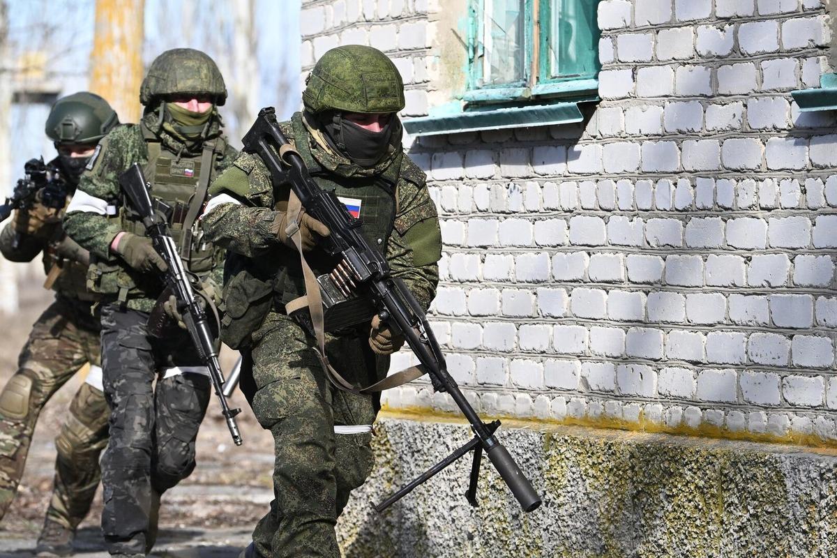 Россия планирует окружить Харьков и дать ВСУ отступить Россия планирует окружить Харьков и дать ВСУ отступить