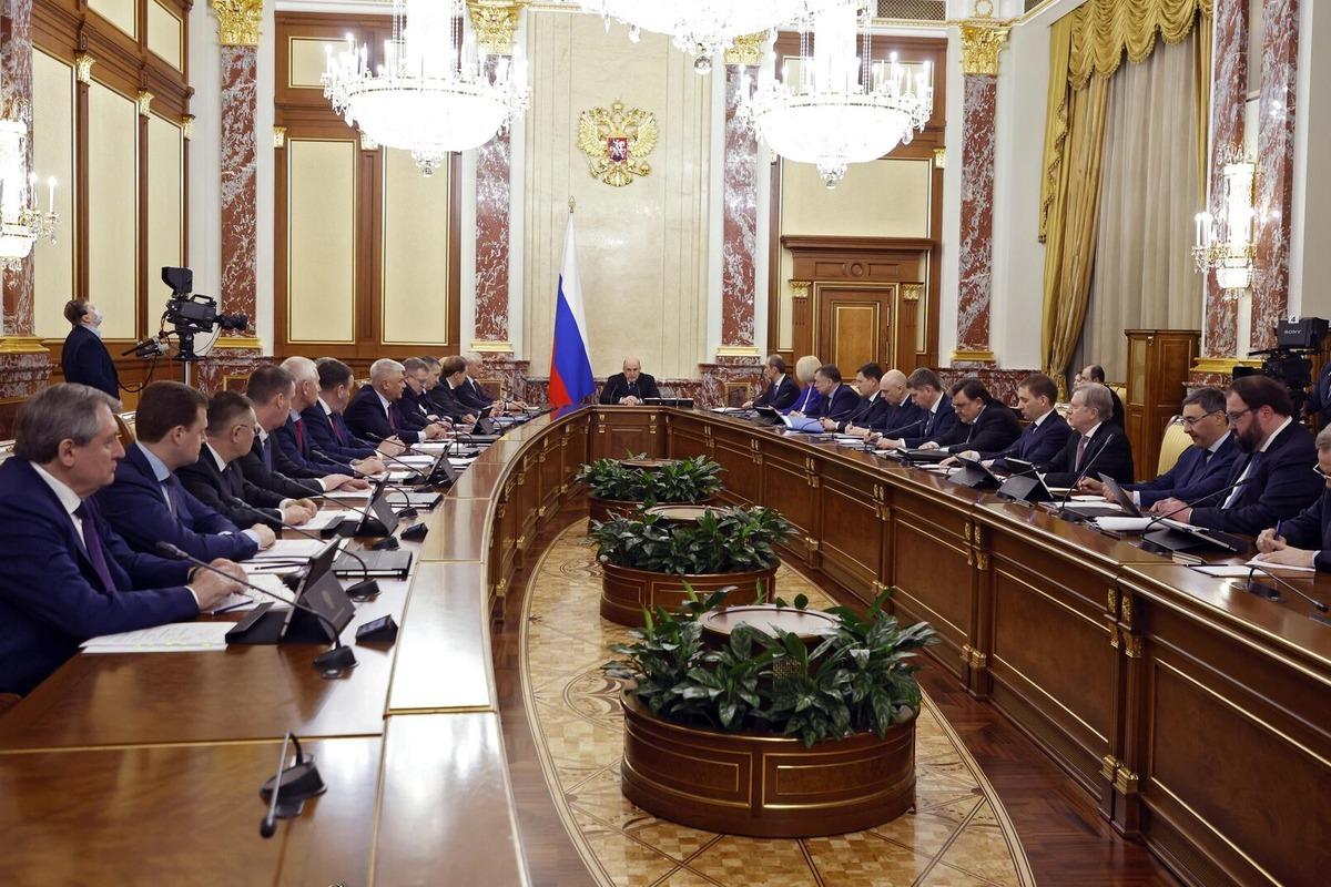Мишустин впервые обратился к новому составу правительства Мишустин впервые обратился к новому составу правительства