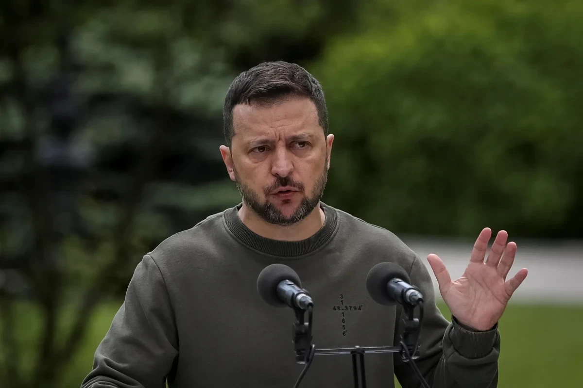 Президент Украины отменил визит в Испанию и Португалию из-за ситуации на фронте Президент Украины отменил визит в Испанию и Португалию из-за ситуации на фронте