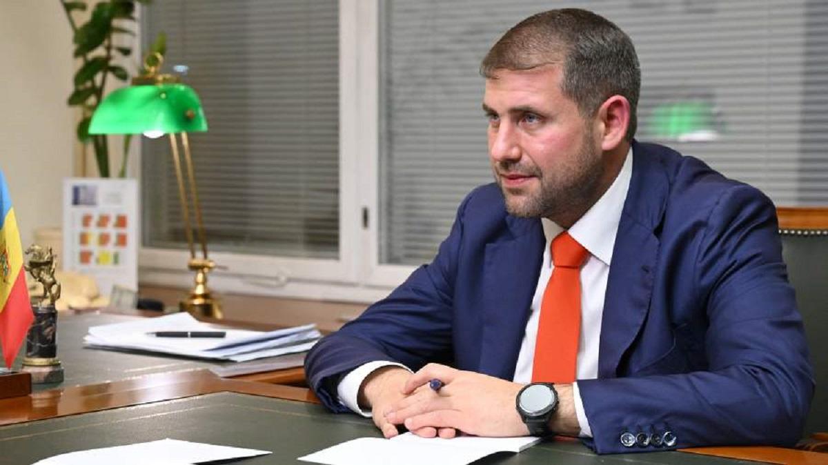 Политолог Алексей Макаркин объяснил, зачем Илан Шор стал гражданином России Политолог Алексей Макаркин объяснил, зачем Илан Шор стал гражданином России