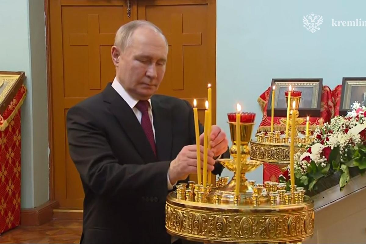 Путин передал икону Спаса Нерукотворного харбинскому православному храму Путин передал икону Спаса Нерукотворного харбинскому православному храму