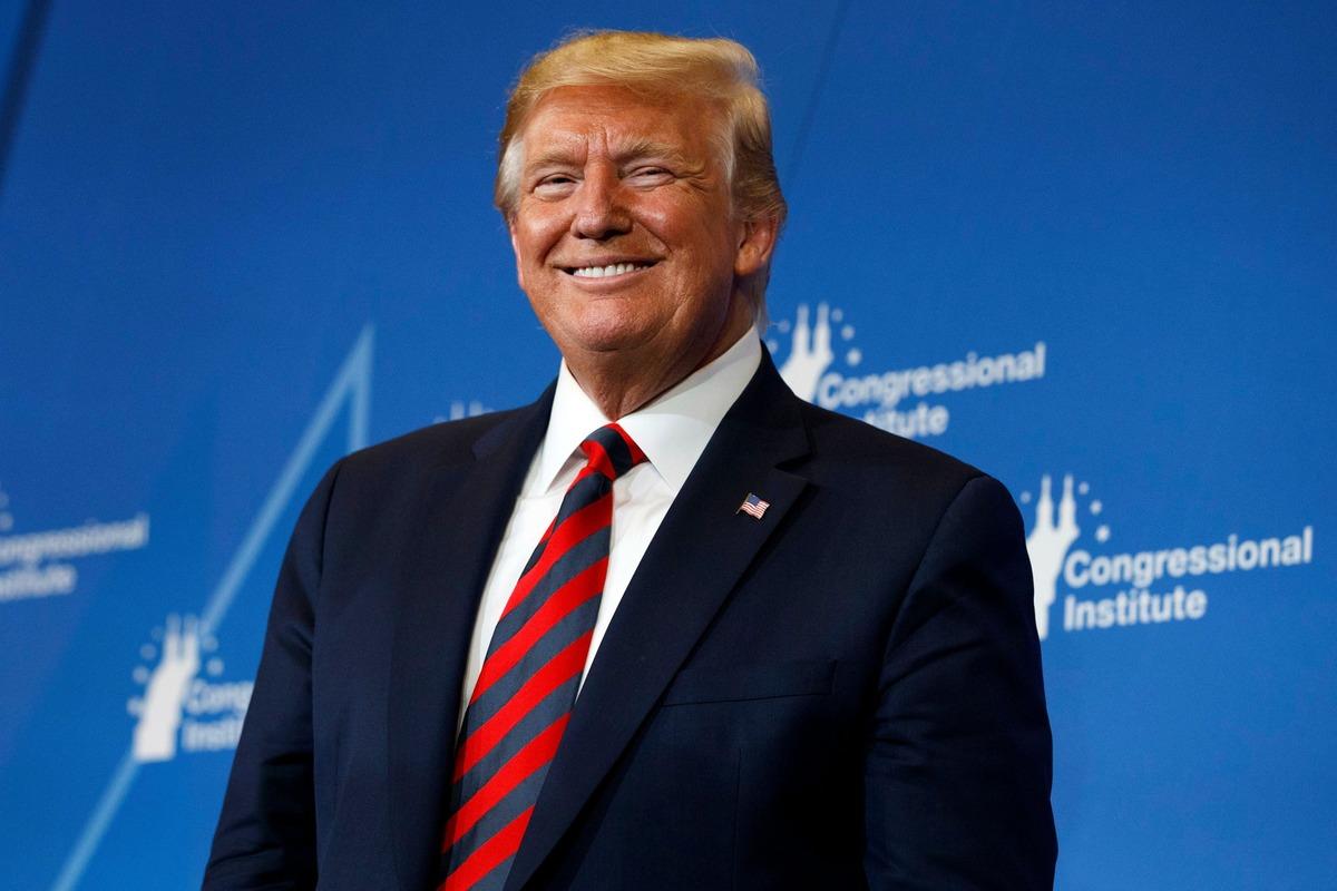 Трамп планирует после своей победы устроить крупнейшую депортацию мигрантов в истории США Трамп планирует после своей победы устроить крупнейшую депортацию мигрантов в истории США