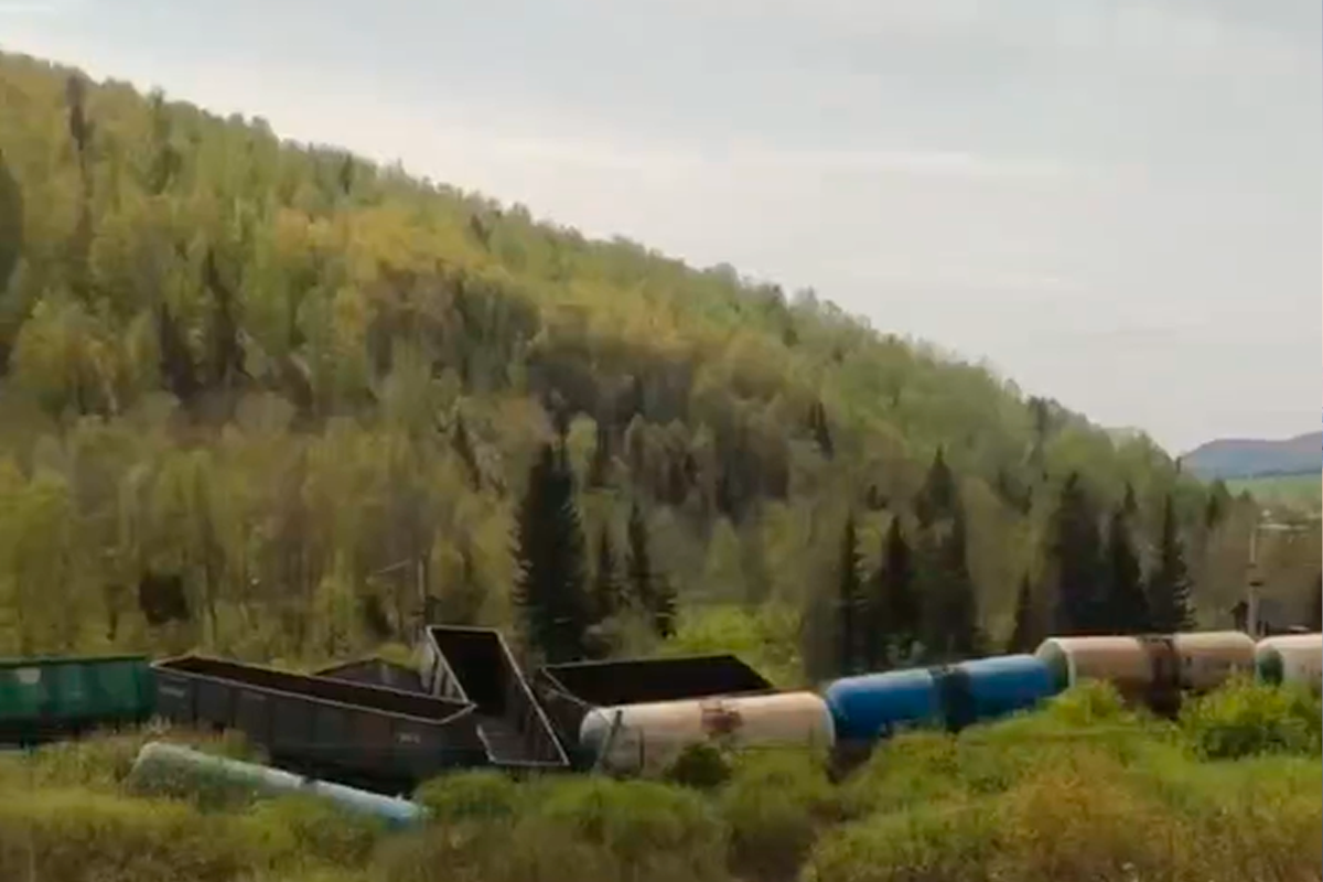 В Красноярском крае сошли с рельсов несколько грузовых вагонов В Красноярском крае сошли с рельсов несколько грузовых вагонов