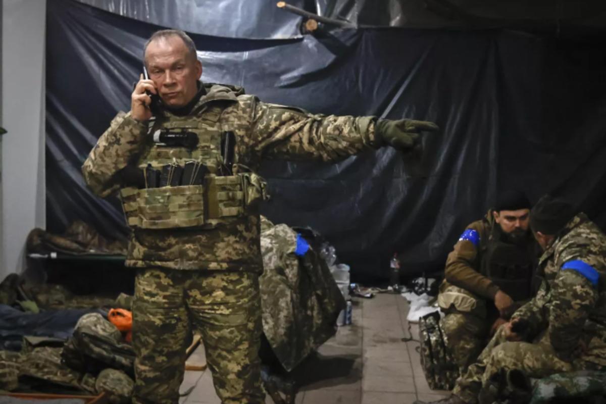 Депутат Верховной рады назвала виновниками обвала фронта в Харьковской области людей главкома Сырского Депутат Верховной рады назвала виновниками обвала фронта в Харьковской области людей главкома Сырского