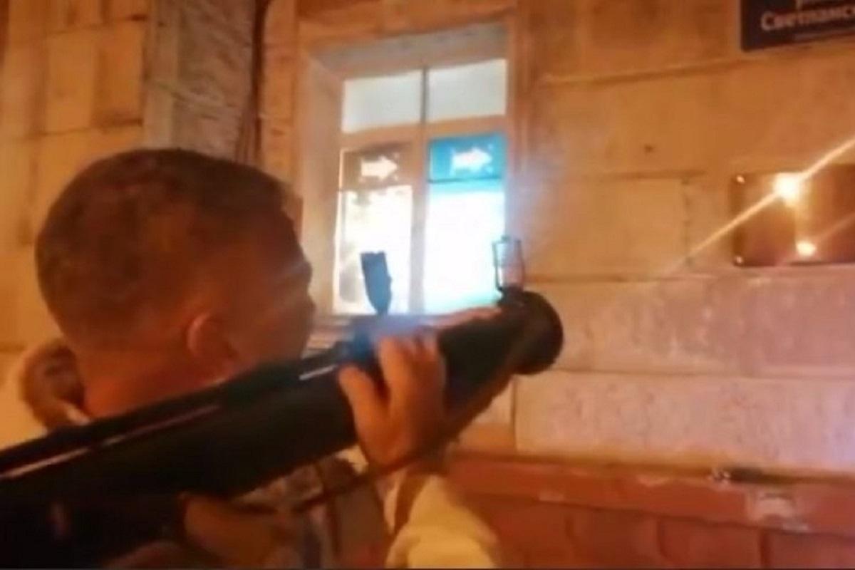 Суд Владивостока дал 3,5 года коммунисту за имитацию выстрела по белогвардейскому мемориалу из гранатомета Суд Владивостока дал 3,5 года коммунисту за имитацию выстрела по белогвардейскому мемориалу из гранатомета