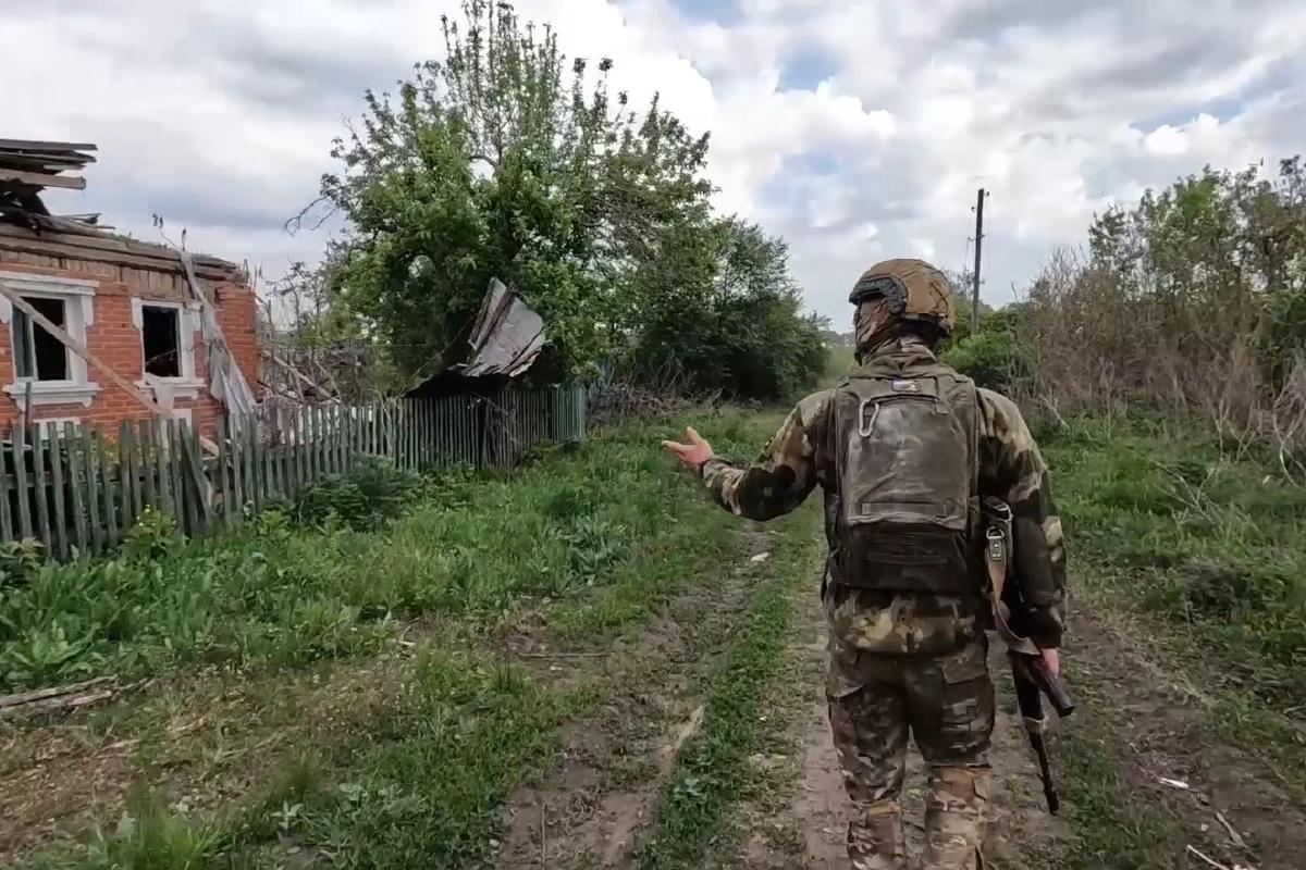 ВС РФ освободили Плетеневку, где ВСУ в каждом доме оборудовали огневые точки ВС РФ освободили Плетеневку, где ВСУ в каждом доме оборудовали огневые точки
