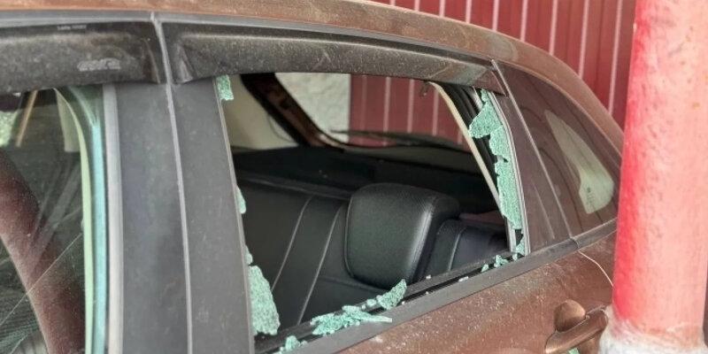 В Белгородской области при атаке дрона-камикадзе на автомобиль погибла женщина, еще трое ранены В Белгородской области при атаке дрона-камикадзе на автомобиль погибла женщина, еще трое ранены