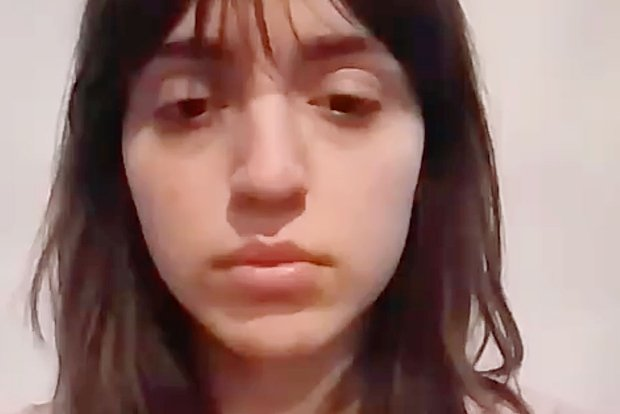 Отец бежавшей от родни чеченки рассказал, что будет делать дальше Отец бежавшей от родни чеченки рассказал, что будет делать дальше