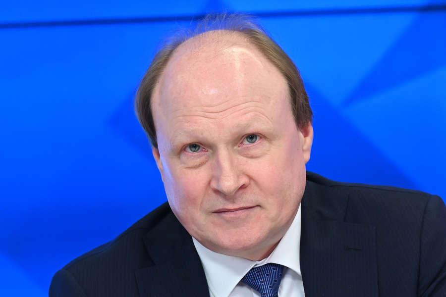Владимир Толстой освобождён от должности советника президента по культуре Владимир Толстой освобождён от должности советника президента по культуре