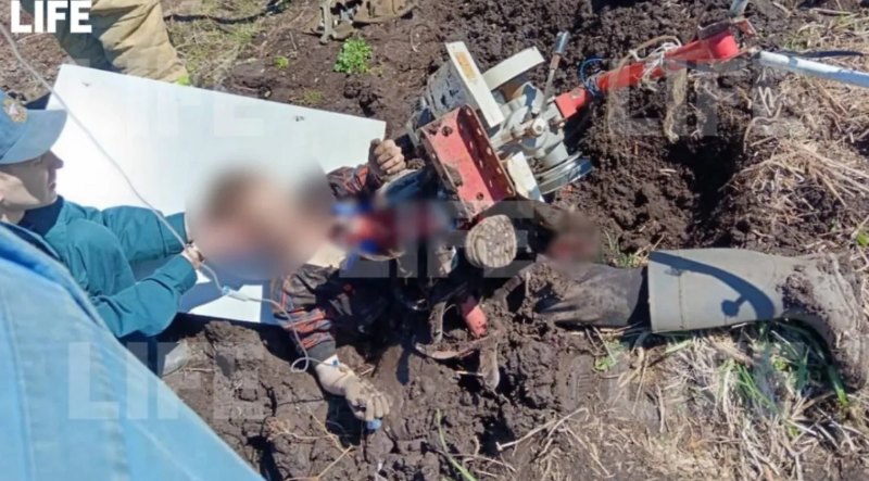 В Свердловской области на огороде подростку ампутировали ногу, которую замотал мотоблок В Свердловской области на огороде подростку ампутировали ногу, которую замотал мотоблок