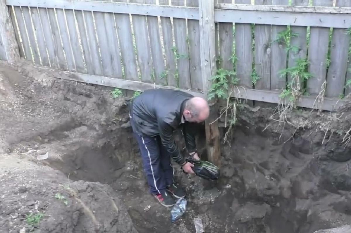 В Хакасии задержали за убийство новорожденной дочери многодетного отца, возбуждено уголовное дело В Хакасии задержали за убийство новорожденной дочери многодетного отца, возбуждено уголовное дело