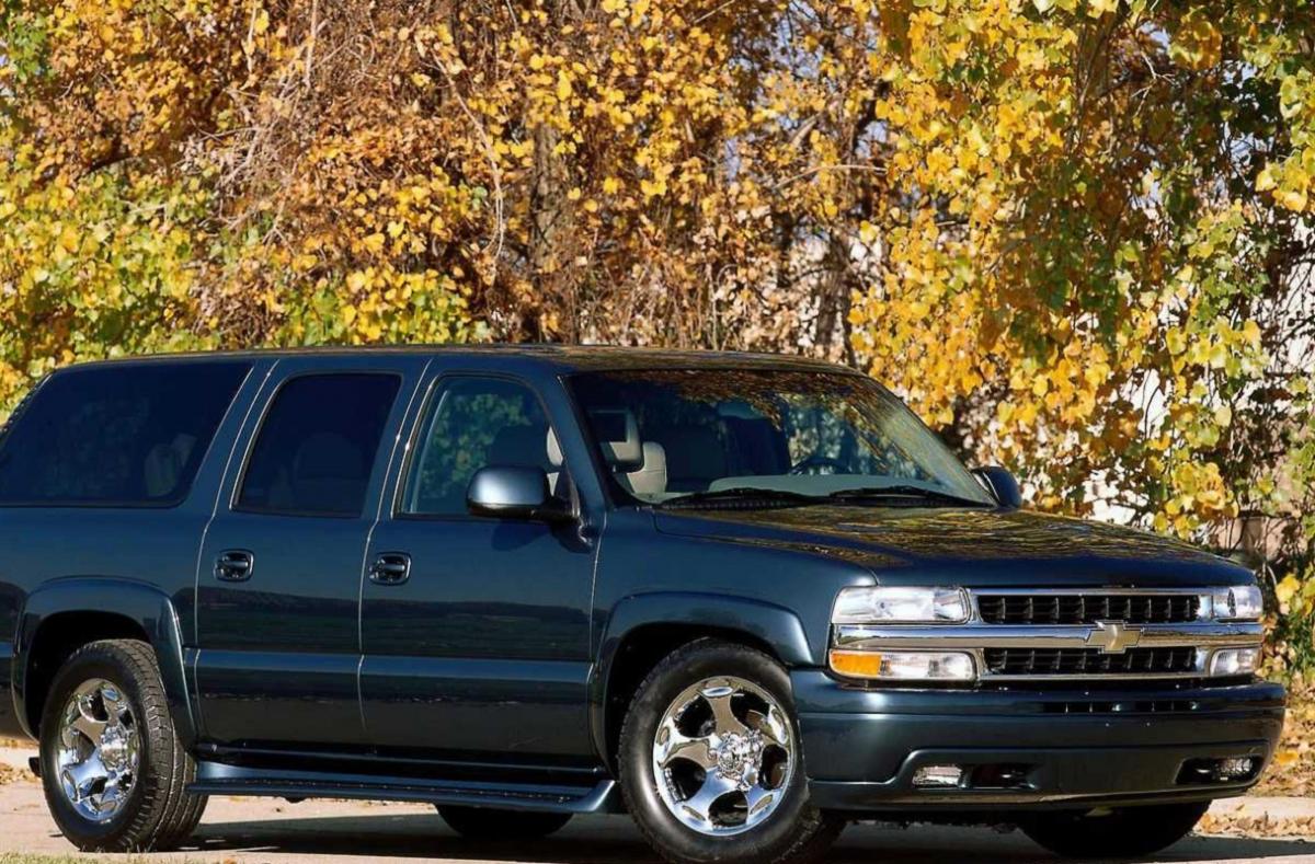 Внедорожник Chevrolet Suburban, принадлежавший Тимуру Иванову, снят с продажи по неизвестной причине Внедорожник Chevrolet Suburban, принадлежавший Тимуру Иванову, снят с продажи по неизвестной причине