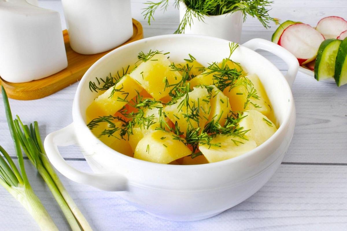Вареный картофель признали продуктом, снижающим риск преждевременной смерти Вареный картофель признали продуктом, снижающим риск преждевременной смерти