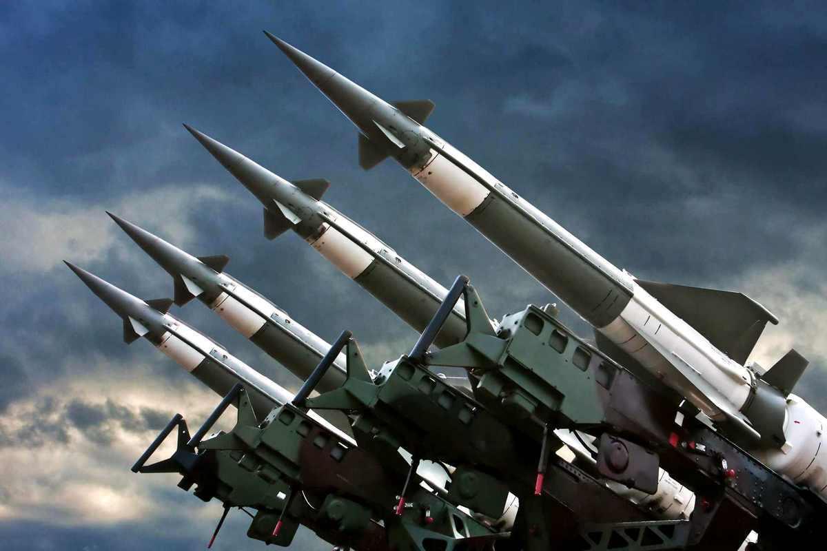 Российские военные ударили по пункту снабжения ВСУ в Чугуеве Российские военные ударили по пункту снабжения ВСУ в Чугуеве
