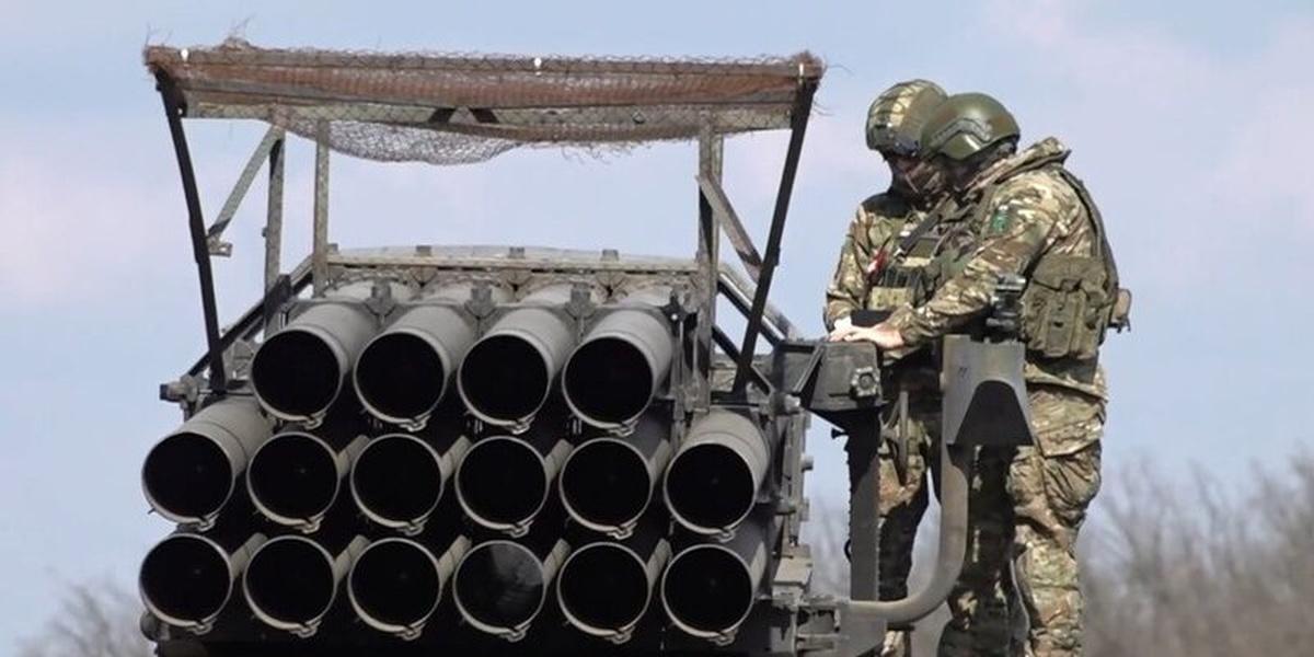 Российские военные ударили по складу в Днепропетровской области Российские военные ударили по складу в Днепропетровской области