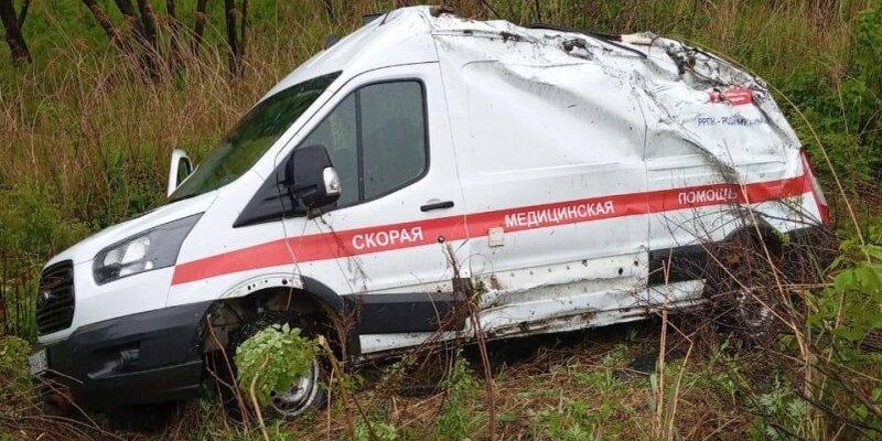 В Приморье погиб пациент, выпав из перевернувшейся машины скорой помощи В Приморье погиб пациент, выпав из перевернувшейся машины скорой помощи