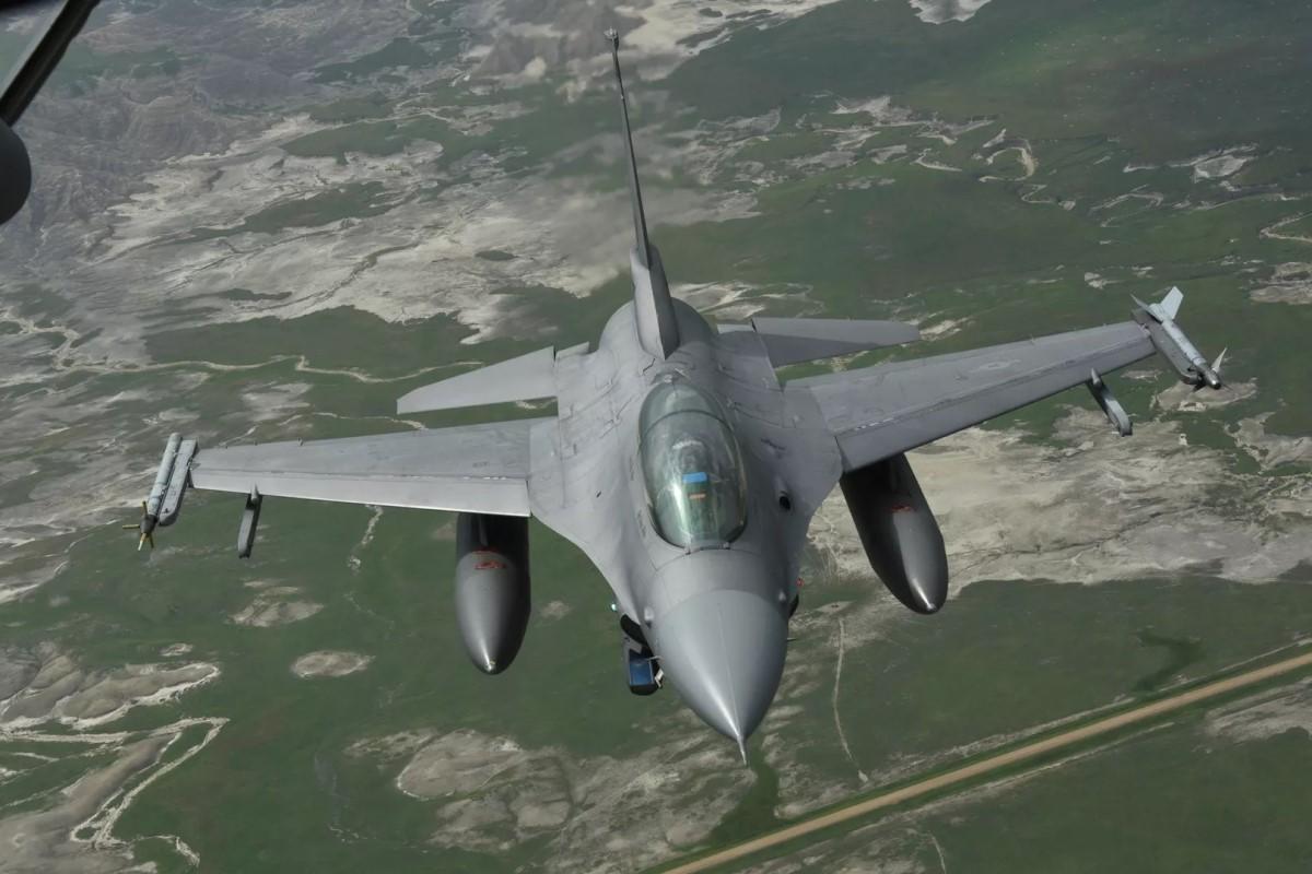 Украина получит первые F 16 из Бельгии уже в этом году Украина получит первые F 16 из Бельгии уже в этом году