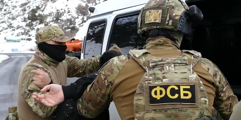 Силовики задержали четырех агентов ГУР в Крыму Силовики задержали четырех агентов ГУР в Крыму