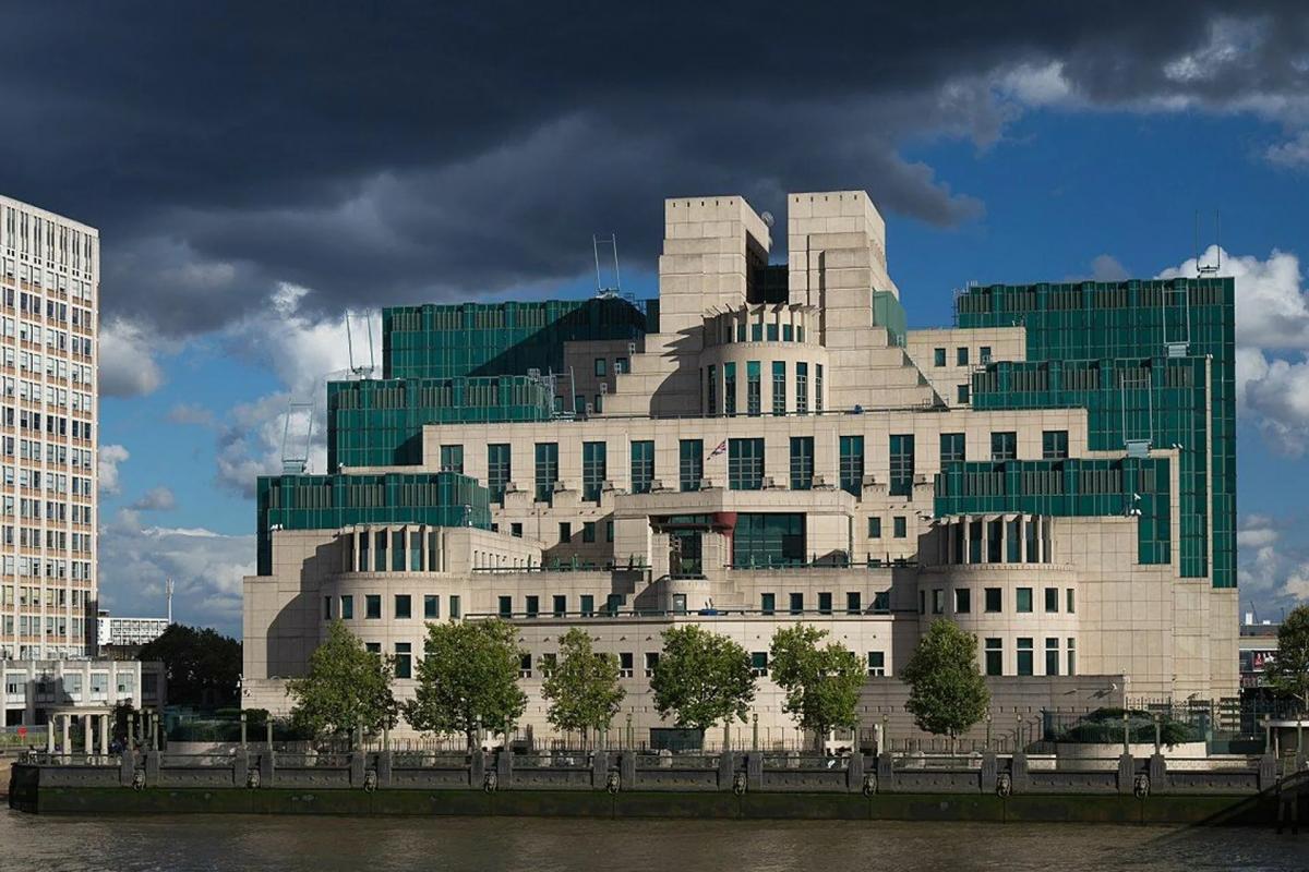 Британская MI6 завербовала двух китайских чиновников Британская MI6 завербовала двух китайских чиновников