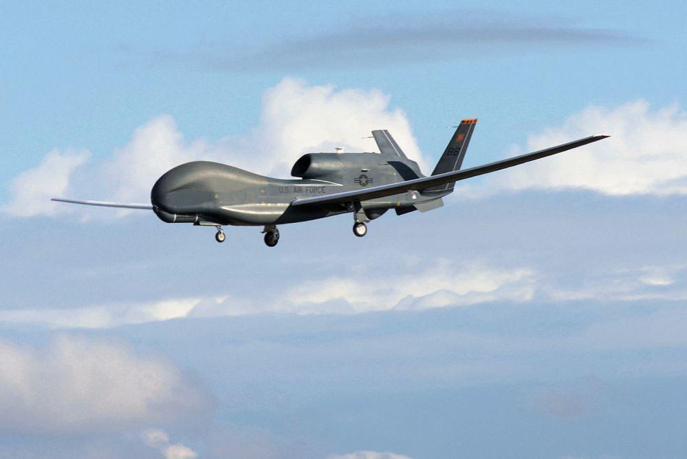 Американский БПЛА RQ 4B Global Hawk пропал с радаров над Черным морем у Крыма Американский БПЛА RQ 4B Global Hawk пропал с радаров над Черным морем у Крыма