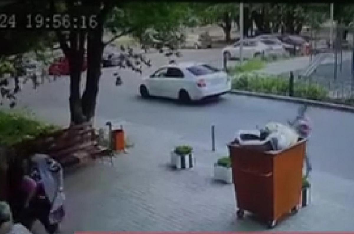 В Белгороде пенсионерка не пустила детей в укрытие во время ракетной опасности и оправдывает себя заботой о несовершеннолетних В Белгороде пенсионерка не пустила детей в укрытие во время ракетной опасности и оправдывает себя заботой о несовершеннолетних