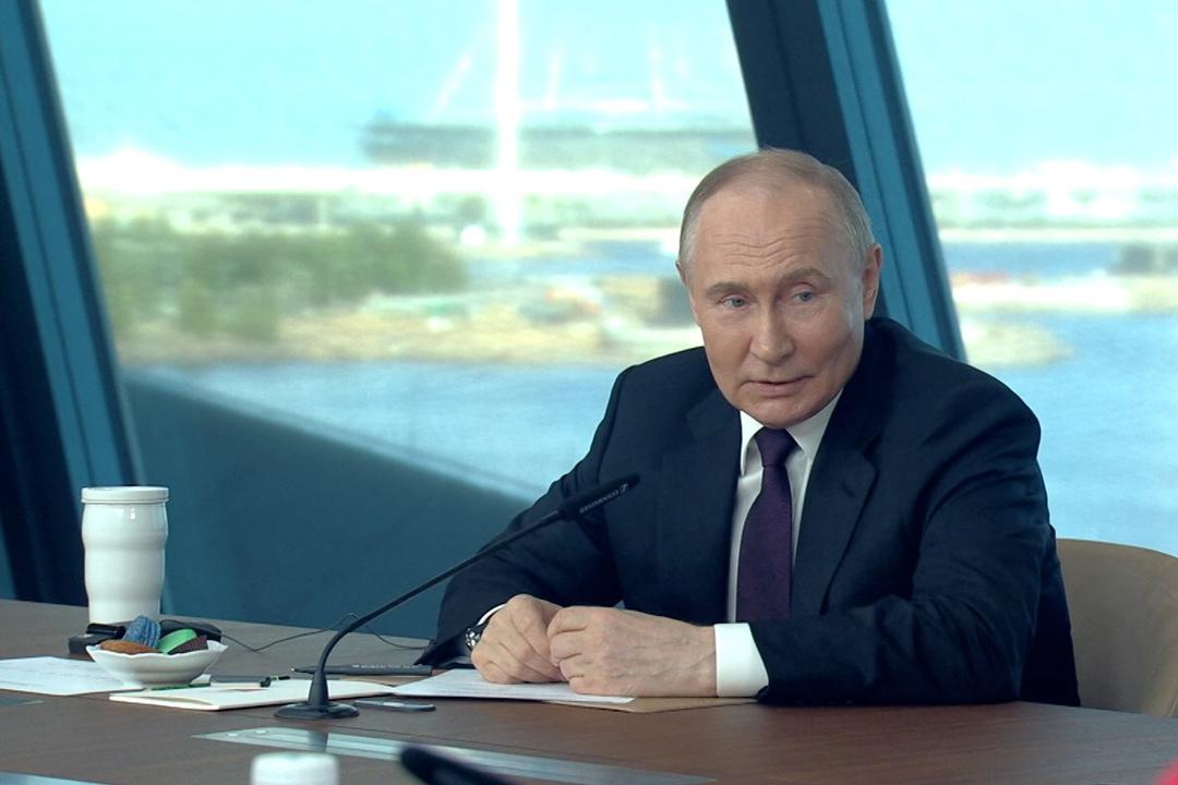 Путин заявил, что потери России в конфликте в разы меньше, чем потери Украины Путин заявил, что потери России в конфликте в разы меньше, чем потери Украины