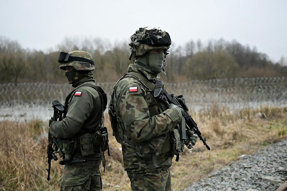 Польша готовит восточную границу к обороне Польша готовит восточную границу к обороне