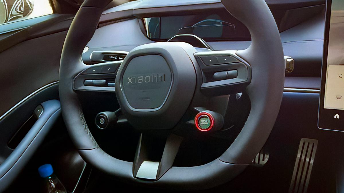Четверо пешеходов попали под колеса неуправляемого автомобиля Xiaomi SU7 с автопилотом Четверо пешеходов попали под колеса неуправляемого автомобиля Xiaomi SU7 с автопилотом