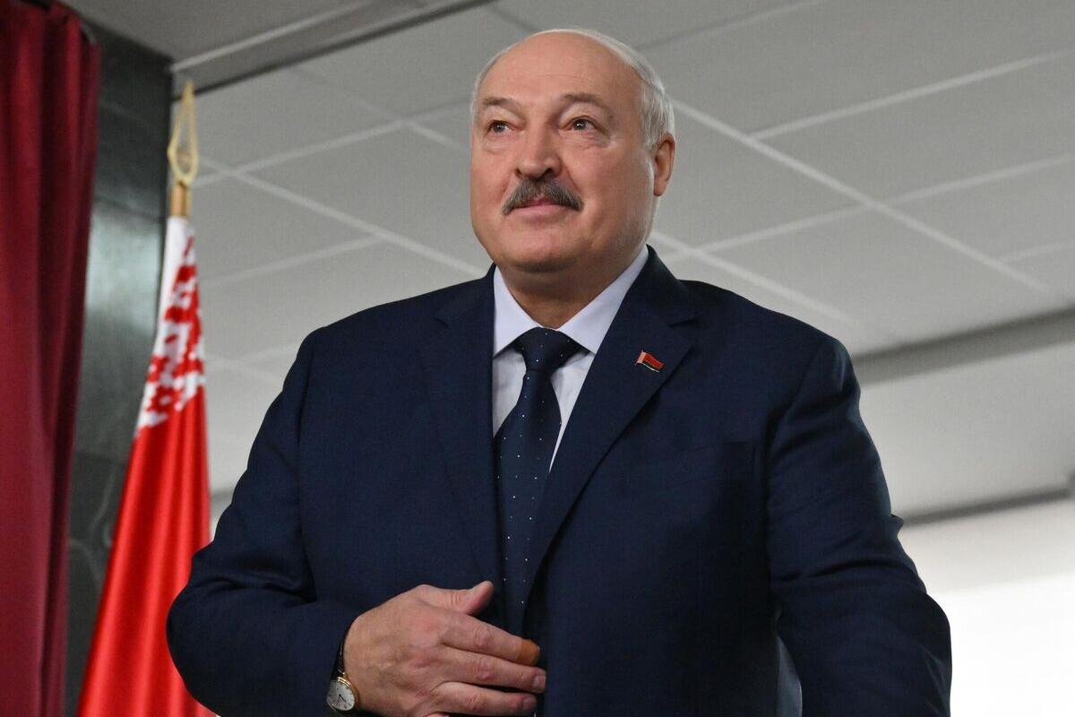 Лукашенко рассказал о секретных звонках Путину из Киева Лукашенко рассказал о секретных звонках Путину из Киева