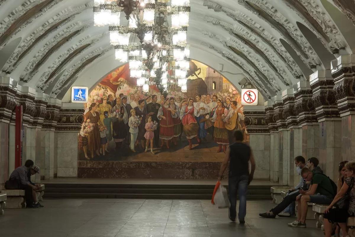 Женщине, родившей в московском метро, хотят выдать бесплатный проездной на всю жизнь Женщине, родившей в московском метро, хотят выдать бесплатный проездной на всю жизнь