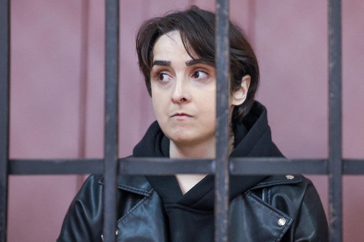 Кричавшая о ненависти к русским Джоган захотела заключить контракт с Минобороны Кричавшая о ненависти к русским Джоган захотела заключить контракт с Минобороны
