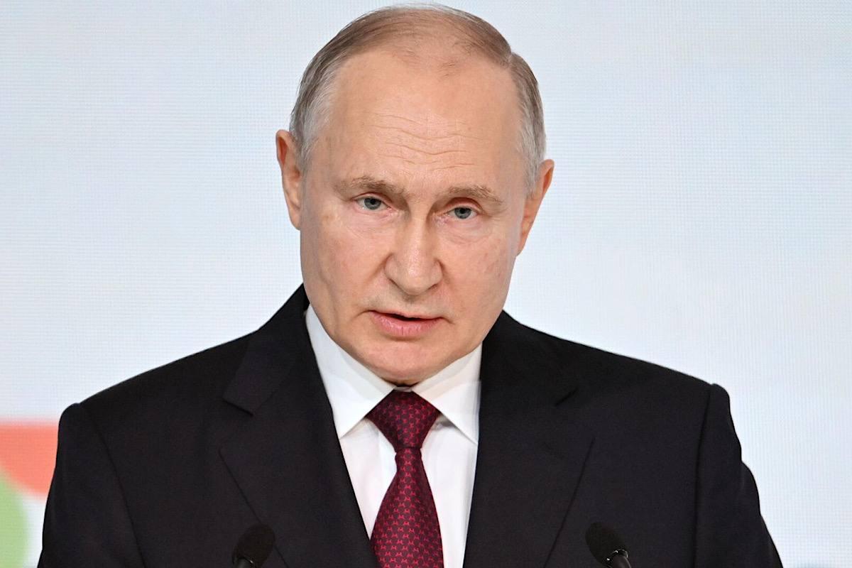 Путин ежедневно получает сводки о ситуации на фронте СВО Путин ежедневно получает сводки о ситуации на фронте СВО