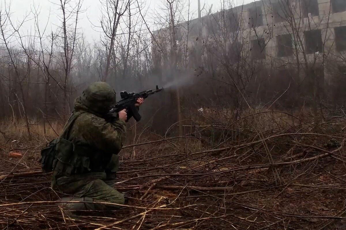 Боец Серый: В Дзержинске ликвидировали снайпершу в составе группы наемников ВСУ Боец Серый: В Дзержинске ликвидировали снайпершу в составе группы наемников ВСУ