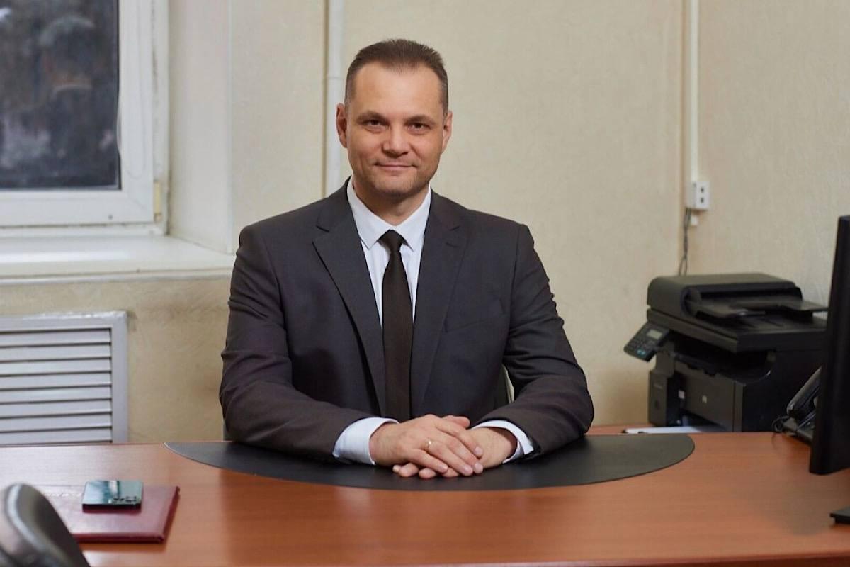 В Уфе задержан экс-чиновник за получение взятки в 15 миллионов рублей В Уфе задержан экс-чиновник за получение взятки в 15 миллионов рублей