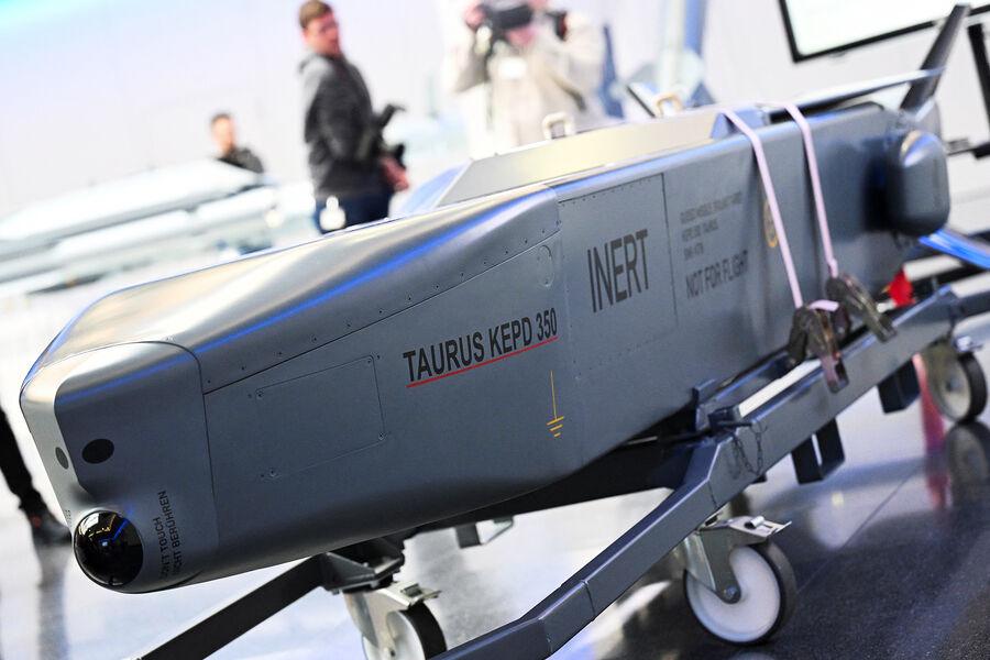 Глава Минфина ФРГ Клингбайль мог заблокировать поставки ракет Taurus Украине Глава Минфина ФРГ Клингбайль мог заблокировать поставки ракет Taurus Украине