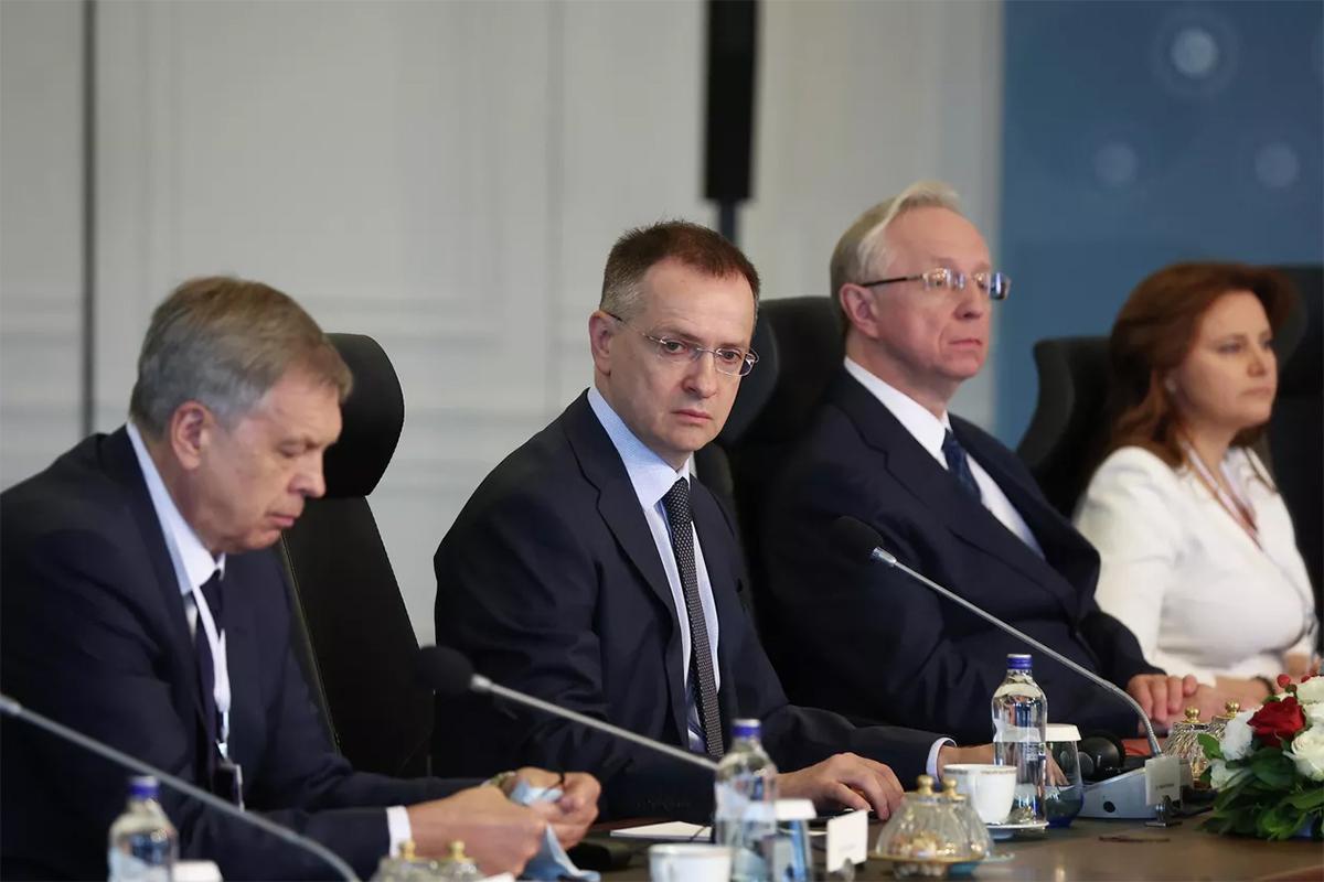 Мединский подтвердил встречу с Умеровым в Стамбуле Мединский подтвердил встречу с Умеровым в Стамбуле
