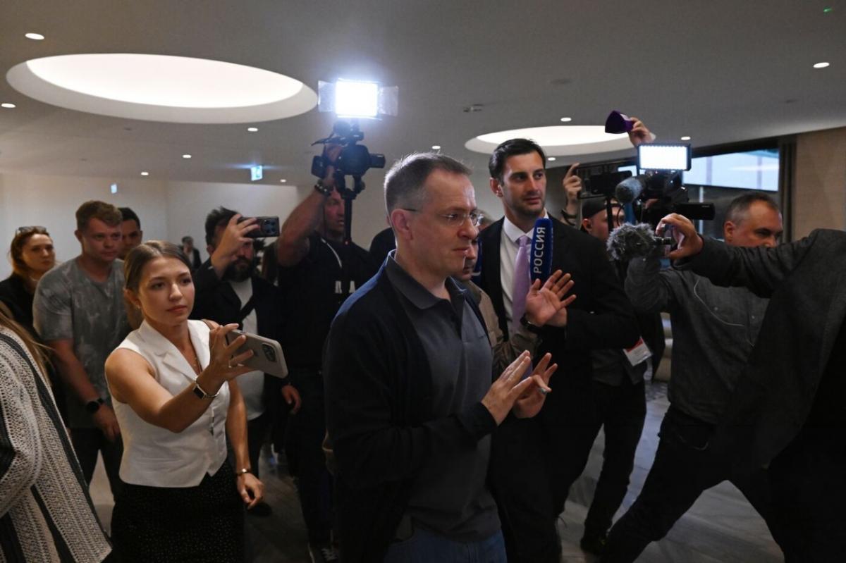 Сотрудник издания The Wall Street Journal не решился на интервью с Владимиром Мединским Сотрудник издания The Wall Street Journal не решился на интервью с Владимиром Мединским