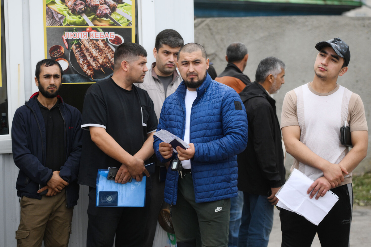 ЛДПР предлагает отменить социальные пенсии мигрантам в пользу россиян ЛДПР предлагает отменить социальные пенсии мигрантам в пользу россиян