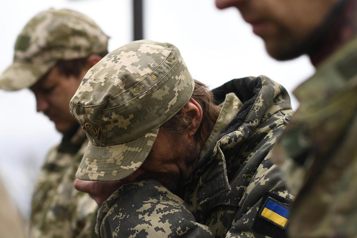 Родные солдат ВСУ призывают их сдаваться в плен российским военным Родные солдат ВСУ призывают их сдаваться в плен российским военным