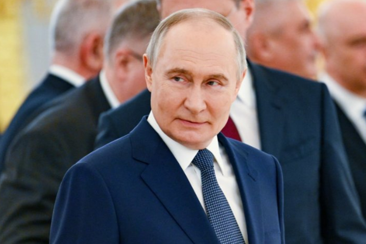 Владимир Путин и пап Римский Лев XIV обсудили украинский конфликт Владимир Путин и пап Римский Лев XIV обсудили украинский конфликт