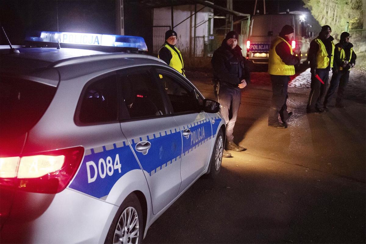 Польская фирма складировала без охраны вооружение для Киева Польская фирма складировала без охраны вооружение для Киева