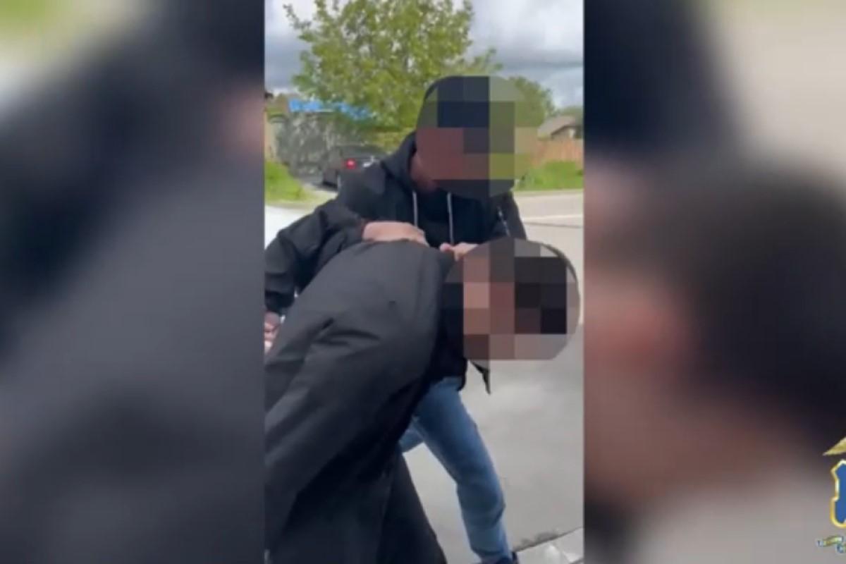 Силовики задержали подростков, состоящих в экстремистском сообществе Силовики задержали подростков, состоящих в экстремистском сообществе