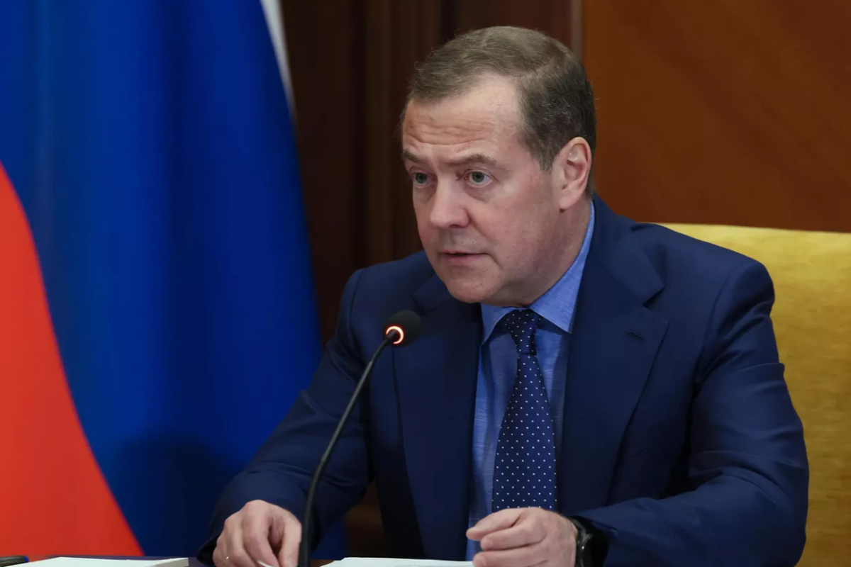 Мерц почувствовал себя бандеровской гнидой: Дмитрий Медведев прокомментировал встречу канцлера ФРГ с президентом США Мерц почувствовал себя бандеровской гнидой: Дмитрий Медведев прокомментировал встречу канцлера ФРГ с президентом США