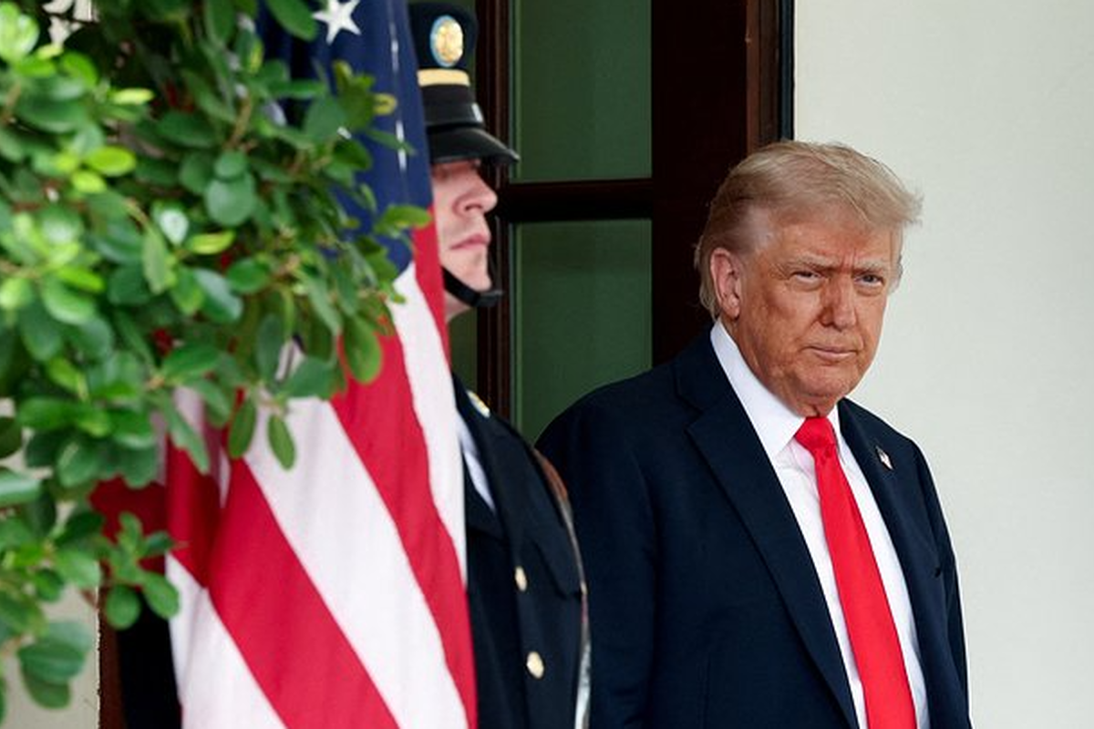 Сошёл с ума: Трамп резко высказался о своём бывшем соратнике Сошёл с ума: Трамп резко высказался о своём бывшем соратнике