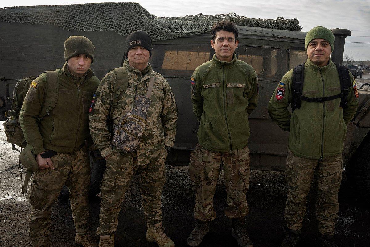 Колумбийцы ищут воевавших за Украину родных через российское посольство Колумбийцы ищут воевавших за Украину родных через российское посольство