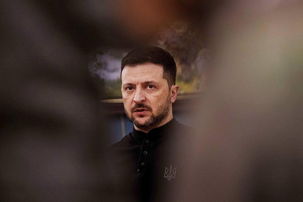 Зеленский заявил, что принимать решения касательно территорий может только он Зеленский заявил, что принимать решения касательно территорий может только он