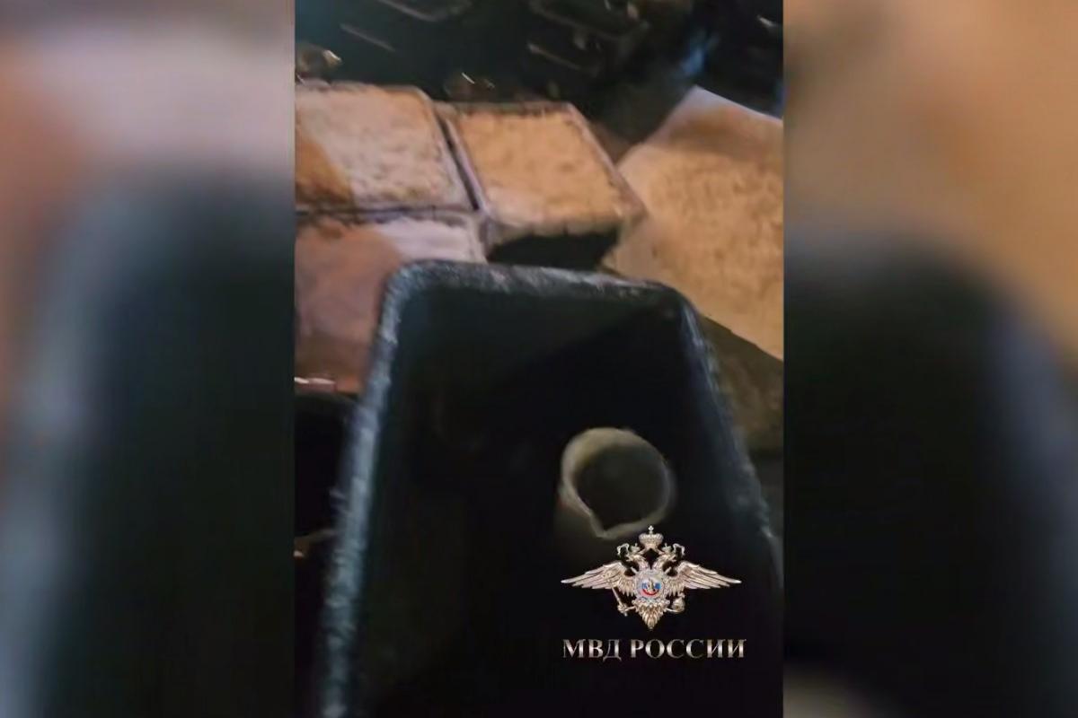 Полицейские в Подмосковье изъяли более тонны наркотиков Полицейские в Подмосковье изъяли более тонны наркотиков