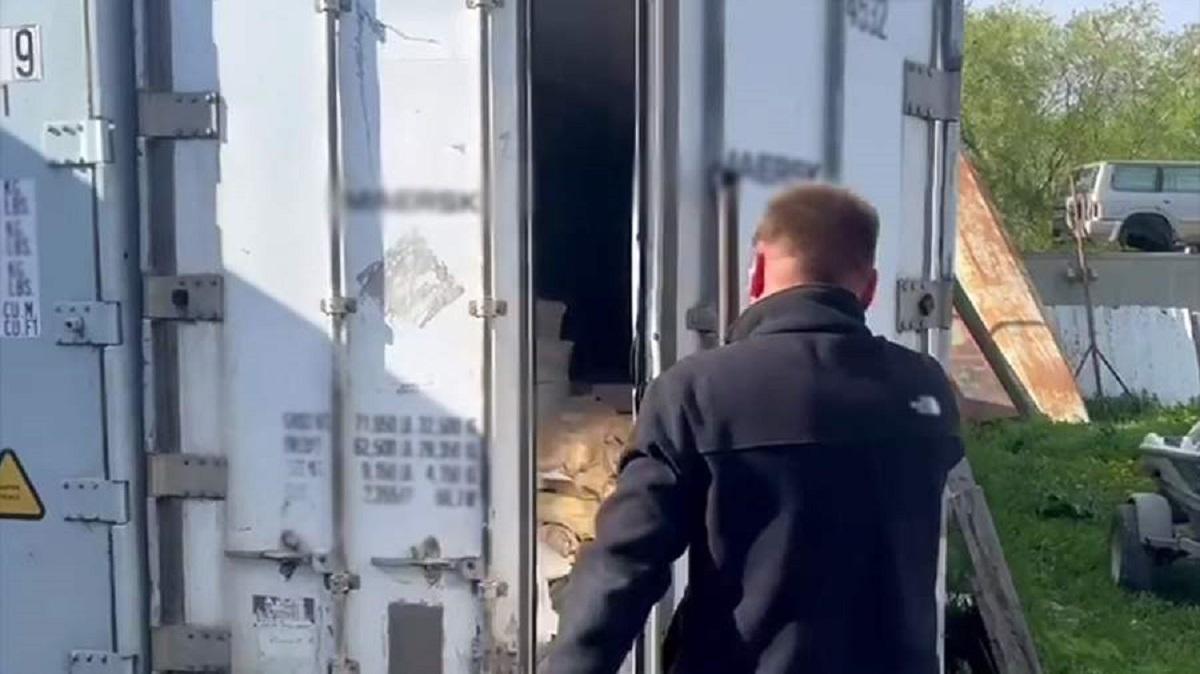 На Камчатке у руководителя рыбзавода изъяли 750 кг «тайной» нерки На Камчатке у руководителя рыбзавода изъяли 750 кг «тайной» нерки