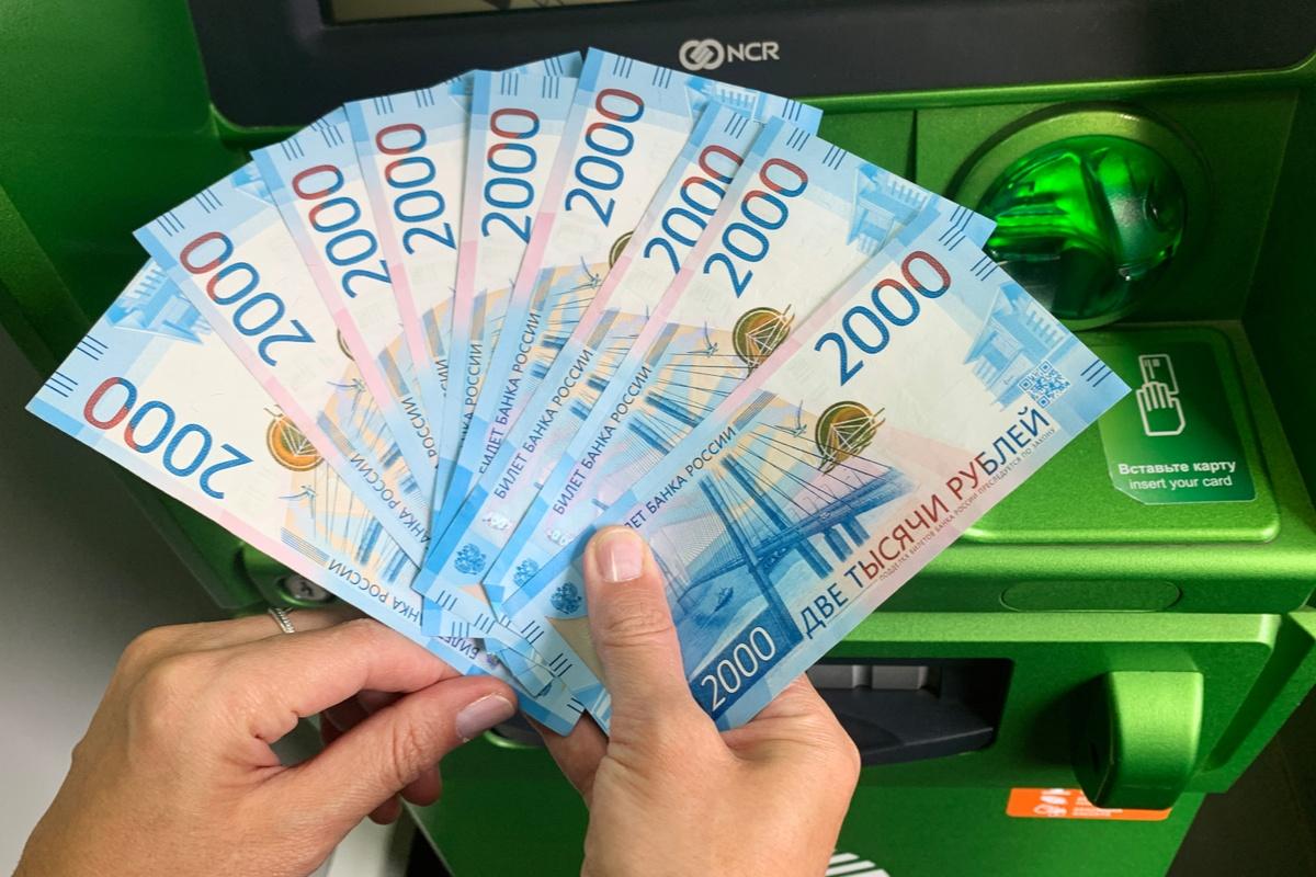 Стало известно, какую пенсию получают работающие и уже не работающие госслужащие Стало известно, какую пенсию получают работающие и уже не работающие госслужащие